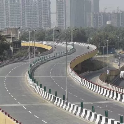 PNC sells 12 road assets to HIT