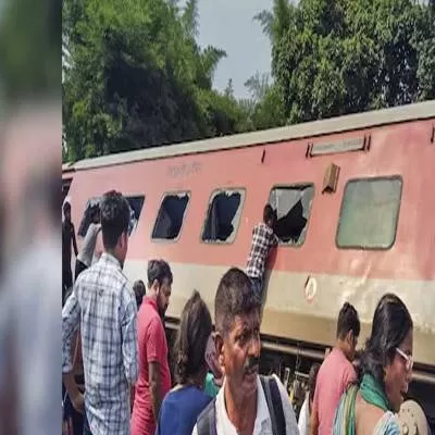 Chandigarh-Dibrugarh Express Derails in UP