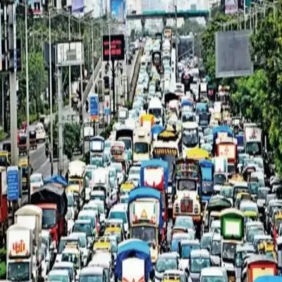 Mumbai sees 2,300 vehicles per km, totalling 46 lakh