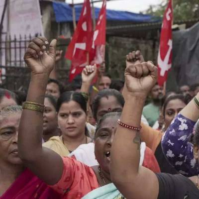 Dharavi: demand Maha. govt handles redevelopment project