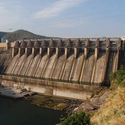 Govt seeks progress of dam construction on Somb river