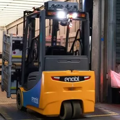 DB Schenker Uses Remote-Controlled Forklifts
