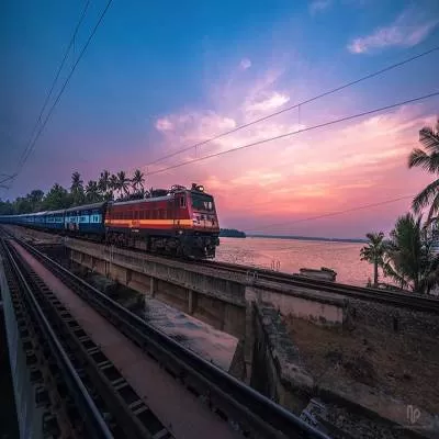 Indian Railways Uses Covered Wagons for Bulk Onion Transport