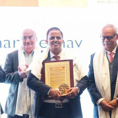 Former UPMRCL MD receives Lifetime Achievement Award