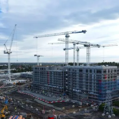 Five Raimondi tower cranes deployed at Dublin project