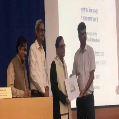 Dana India's Gajanan Gandhe receives service award