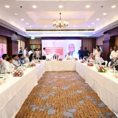 Union Minister Discusses Urban Ties with ADB Chief