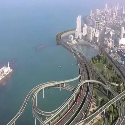 2,000-Ton Arch Bridge Sets Sail for Mumbai Coastal Road
