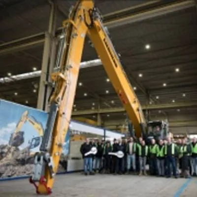 Liebherr Delivers 100th Machine to Klaas Bijlsma BV