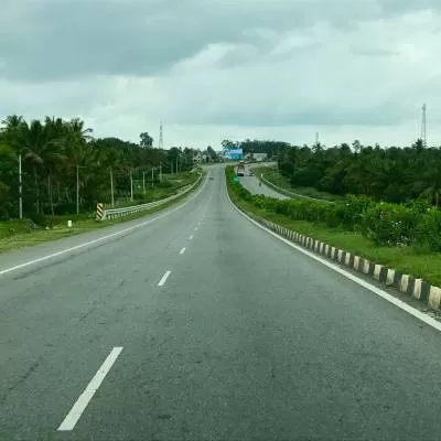 NHAI Flags Safety Risks from Blocked Drains on Pune-B'luru Highway
