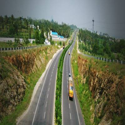 About a fifth of under-construction NHAI projects are in the red zones of the top 10 states Those in Maharashtra, UP, Gujarat, Tamil Nadu and Andhra Pradesh are at higher risk