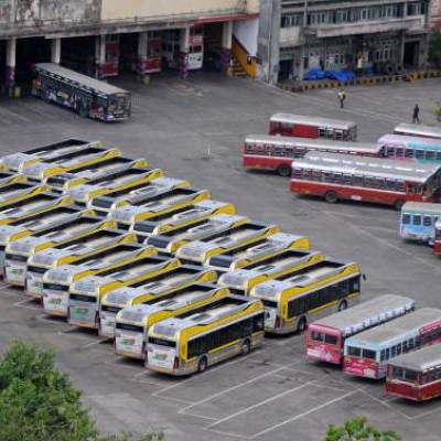 Maharashtra govt flags off 24 more e-buses for Mumbai