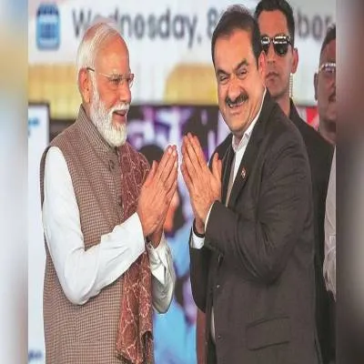 Modi Launches Rs 318.5 Billion Projects in Maharashtra