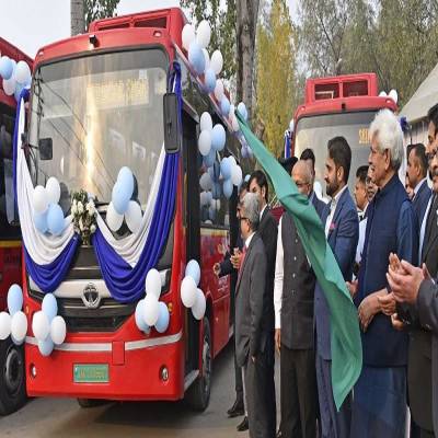 J&K L-G introduces 100 electric buses in Srinagar