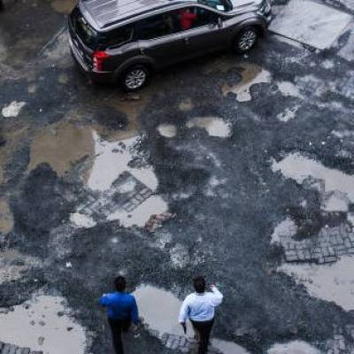Potholes in Kalyan-Dombivli trouble commuters despite road repairs  