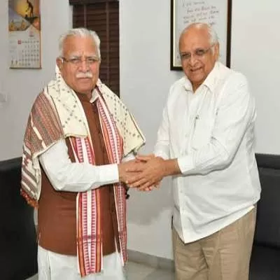 Manohar Lal Visits Kakrapar Atomic Power Project