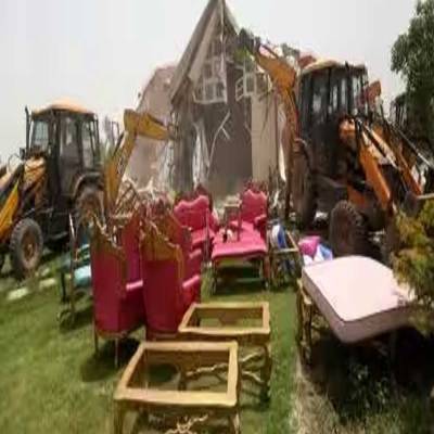 Noida authority demolishes 50 farmhouses on Yamuna