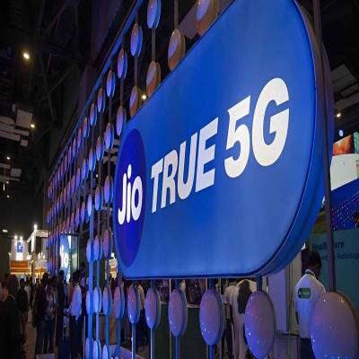 Reliance Jio secures $2 bn loan for 5G Expansion from HSBC