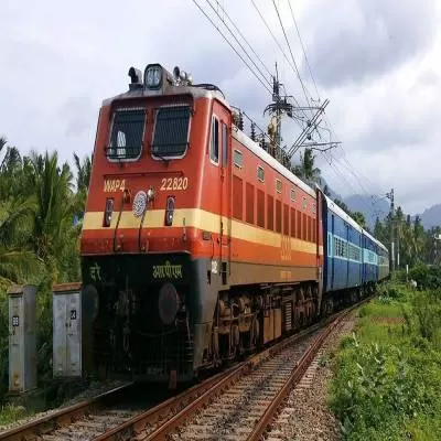Govt Identifies 15 Stations for Redevelopment Under PPP Model