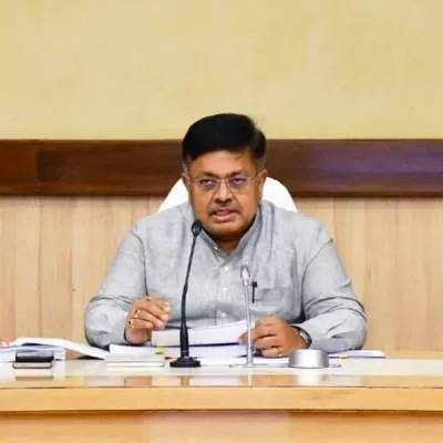 Odisha Reviews Rs 500 Million Projects for Timely Completion