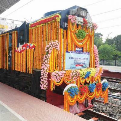 India hands over 20 locomotives to Bangladesh