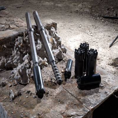 Atlas Copco supplies hexagonal rods19 mm, 22 mm and 25 mm in a wide variety of lengths and great quality of bits fitting to them.