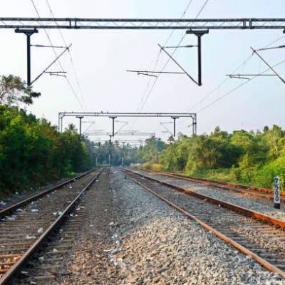  South Western Railway surpasses electrification goal for 2021-22