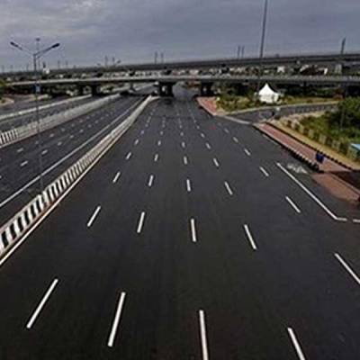 Gadkari promises to spend Rs 15 billion on improving Delhi's roads